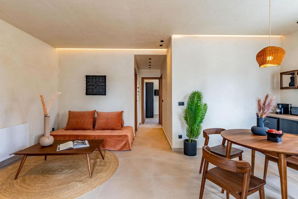 Agios Georgios  Peranosa The Residency 아파트 호텔 외부 사진